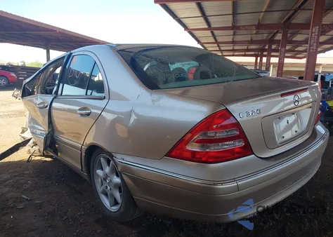 2003 Mercedes-Benz C 320 Sport z USA, uszkodzony, nr VIN WDBRF64J73F362306